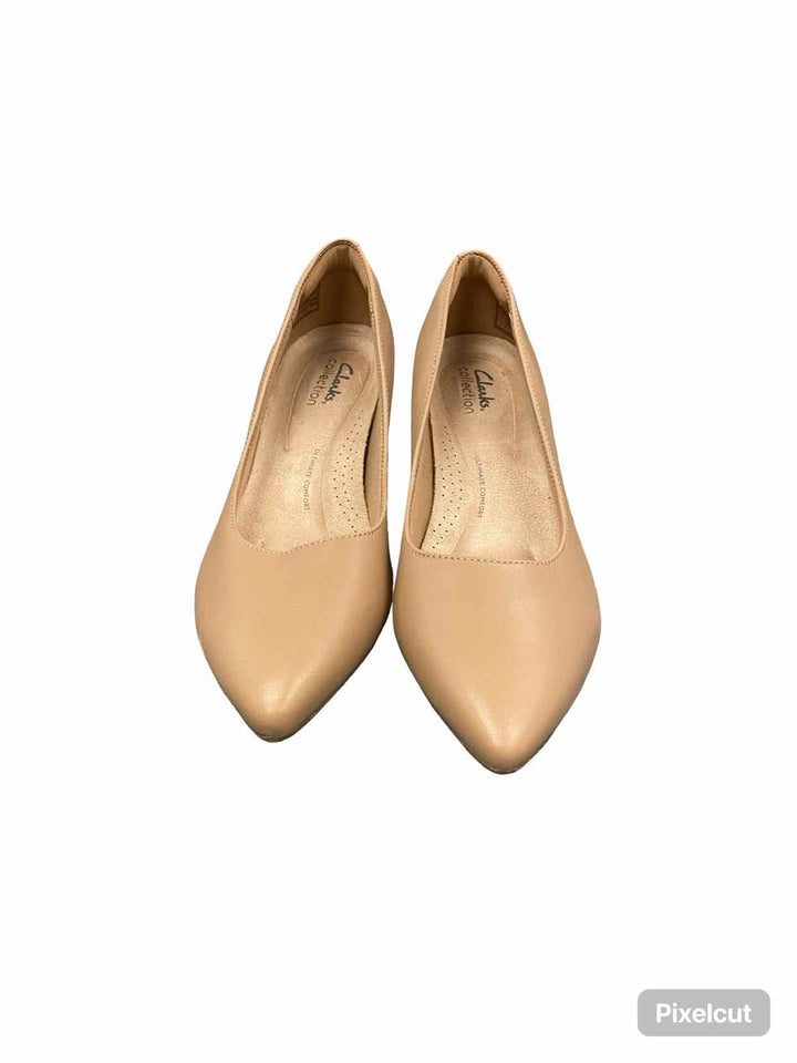 Clarks Shoe Size 7.5 Warm Beige Kepley Vine Pumps