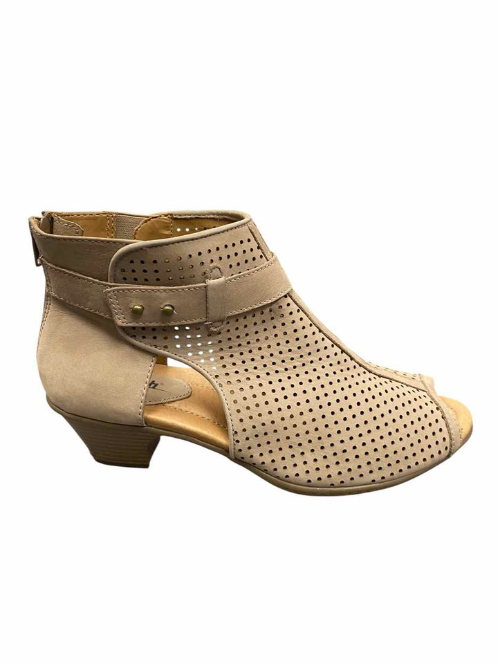 Earth Shoe Size 9.5 Beige Sandals