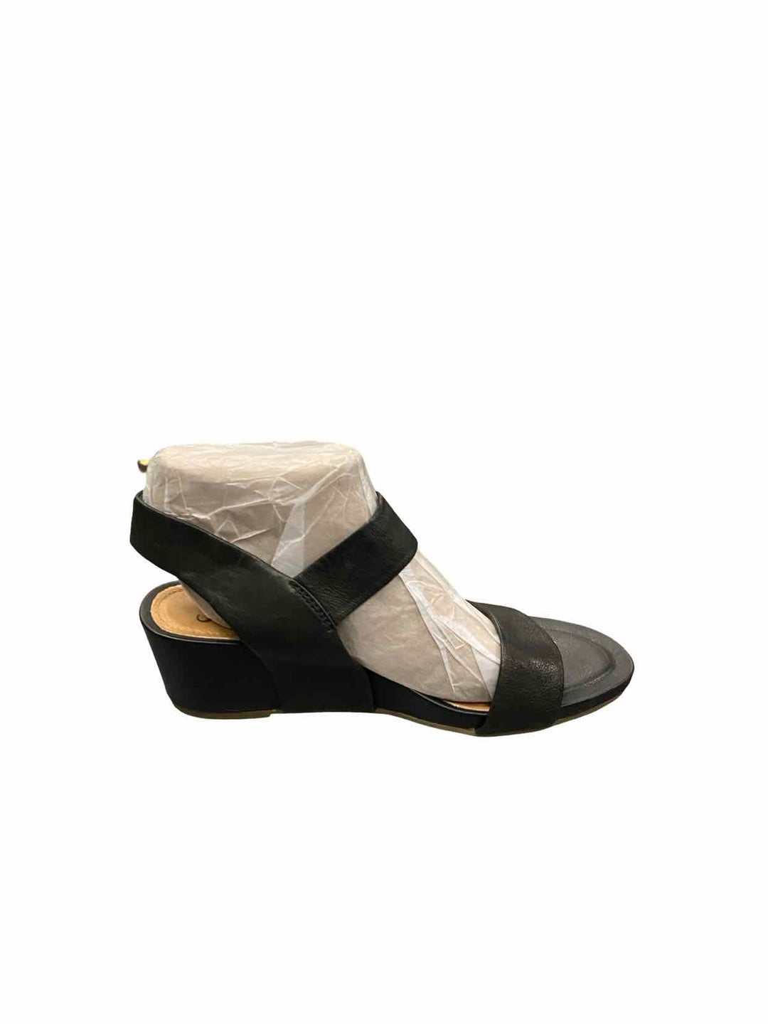 Sofft Shoe Size 9 Black Leather Vaya Wedge Sandals Heels