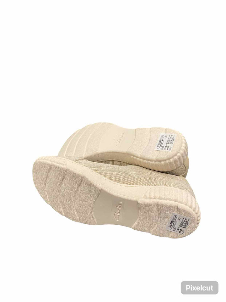 Clarks Shoe Size 8 Beige Caroline Echo NWOT Sneakers