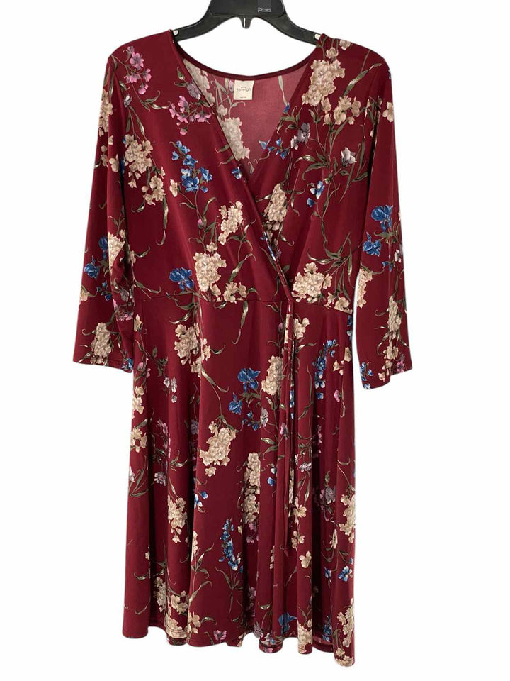 Kaileigh Size M Red Multi Floral Dress