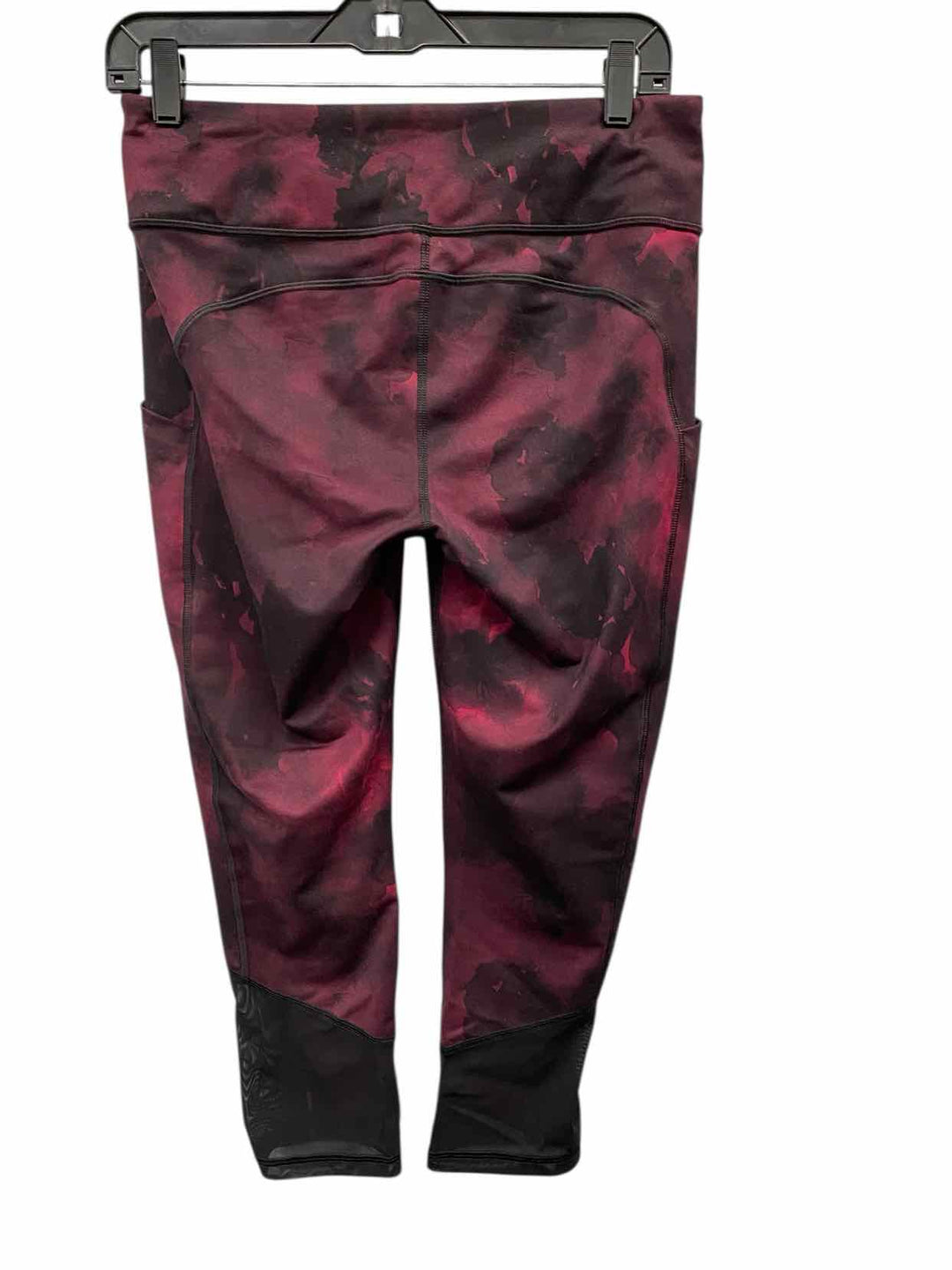 Lucy Size M Red Black Athletic Pants