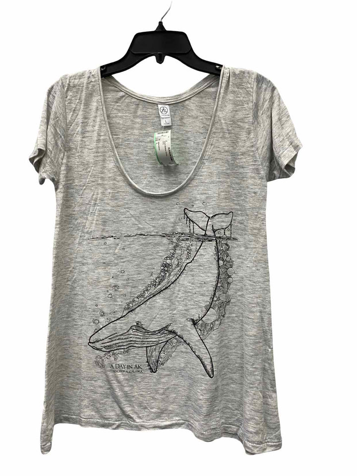 Alternative Size L Grey Short Sleeve Shirts