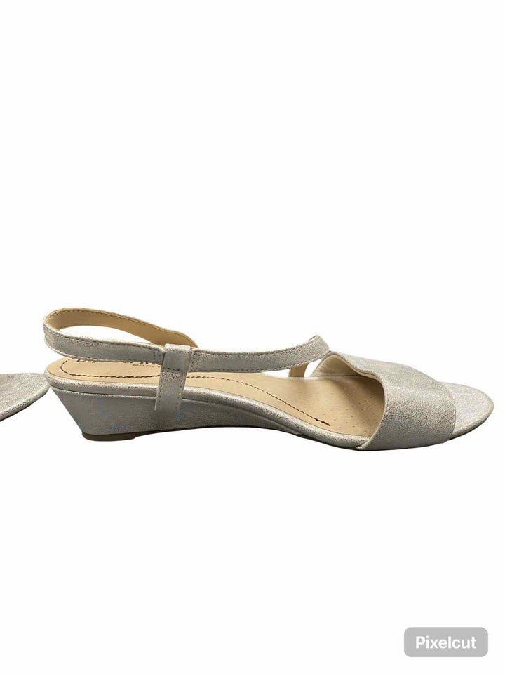 Lifestride Shoe Size 8.5 Silver Yasmine Wedge Sandals