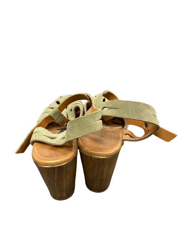 Eric Michael Shoe Size 38 Green Sandals