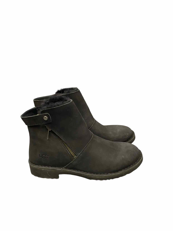 UGG Shoe Size 9 Black Sheepskin Lined Kayel Leather Boots(Ankle)