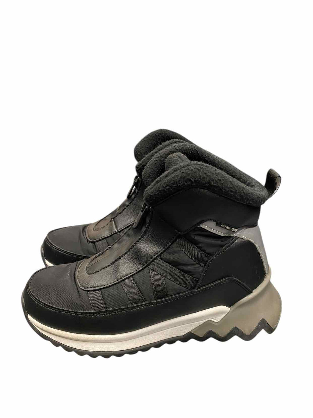 Cougar Shoe Size 6 Black waterproof Boots(Ankle)