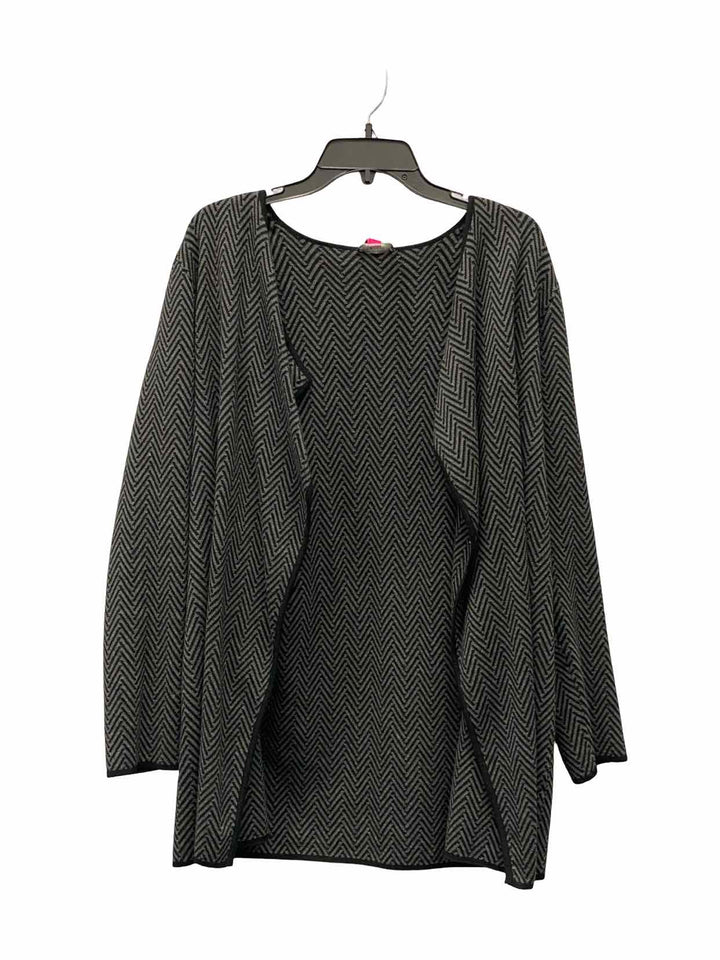 Vince Camuto Size M Black Gray zigzag 100% cotton Sweater