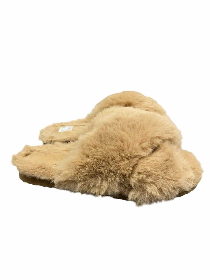 Unknown Brand Shoe Size 9 Tan Slippers