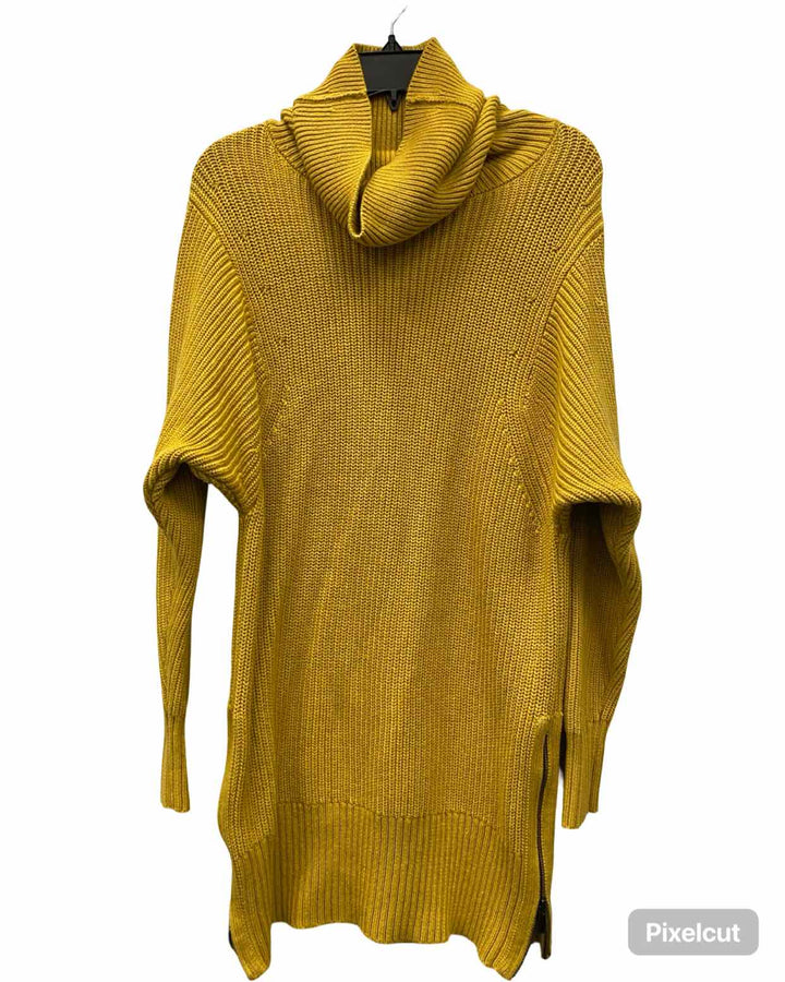 Banana Republic Size M Yellow Sweater