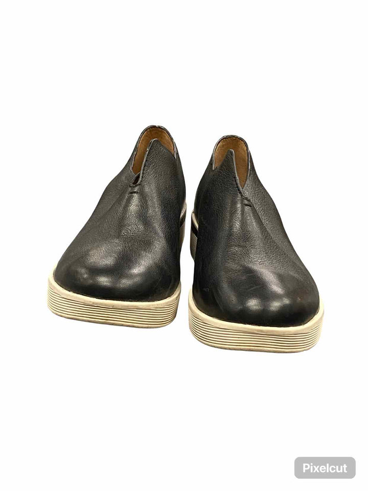 Gentle Souls Shoe Size 8 Black Leather Halden Sneakers
