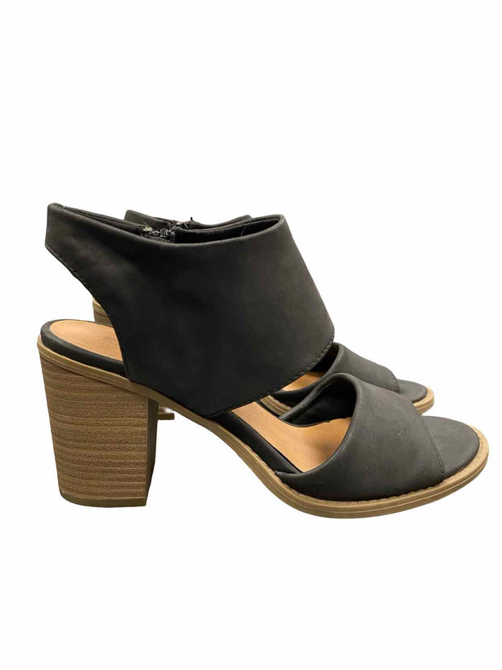 Dolcetta Shoe Size 8.5 Black Claire Heels