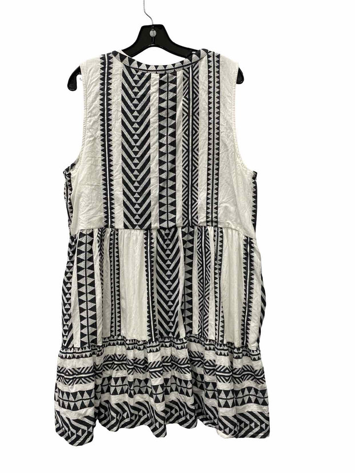 Tribal Size XL Black White Print Dress
