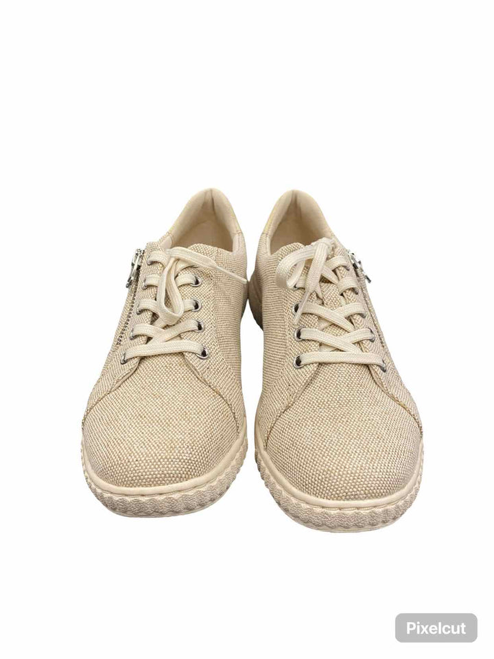 Clarks Shoe Size 8 Beige Caroline Echo NWOT Sneakers