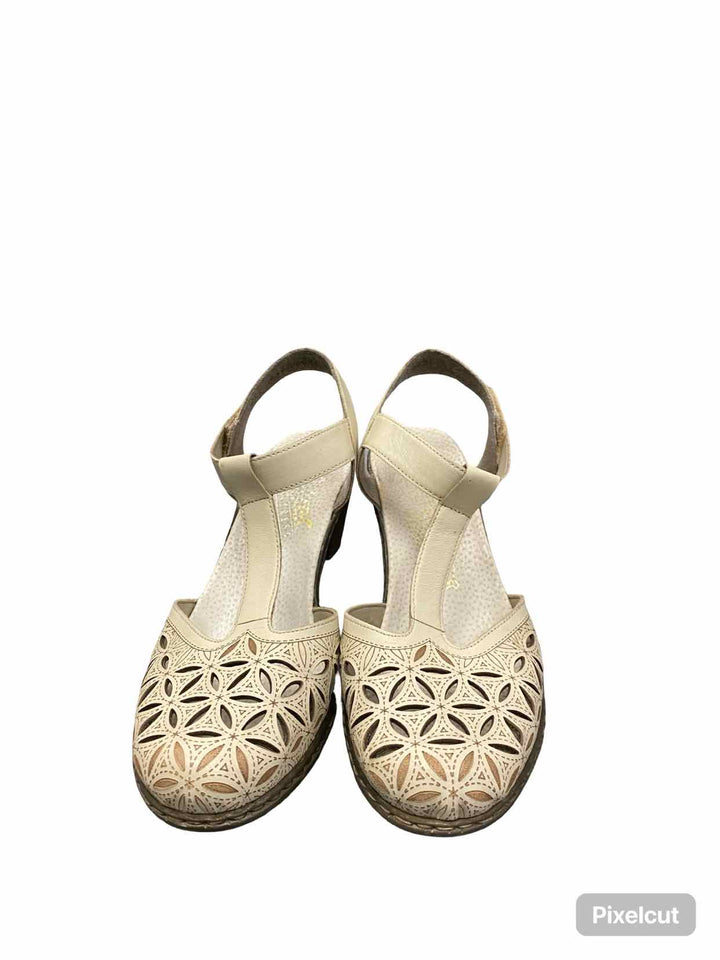 Rieker Shoe Size 39 Cream Leather Heels