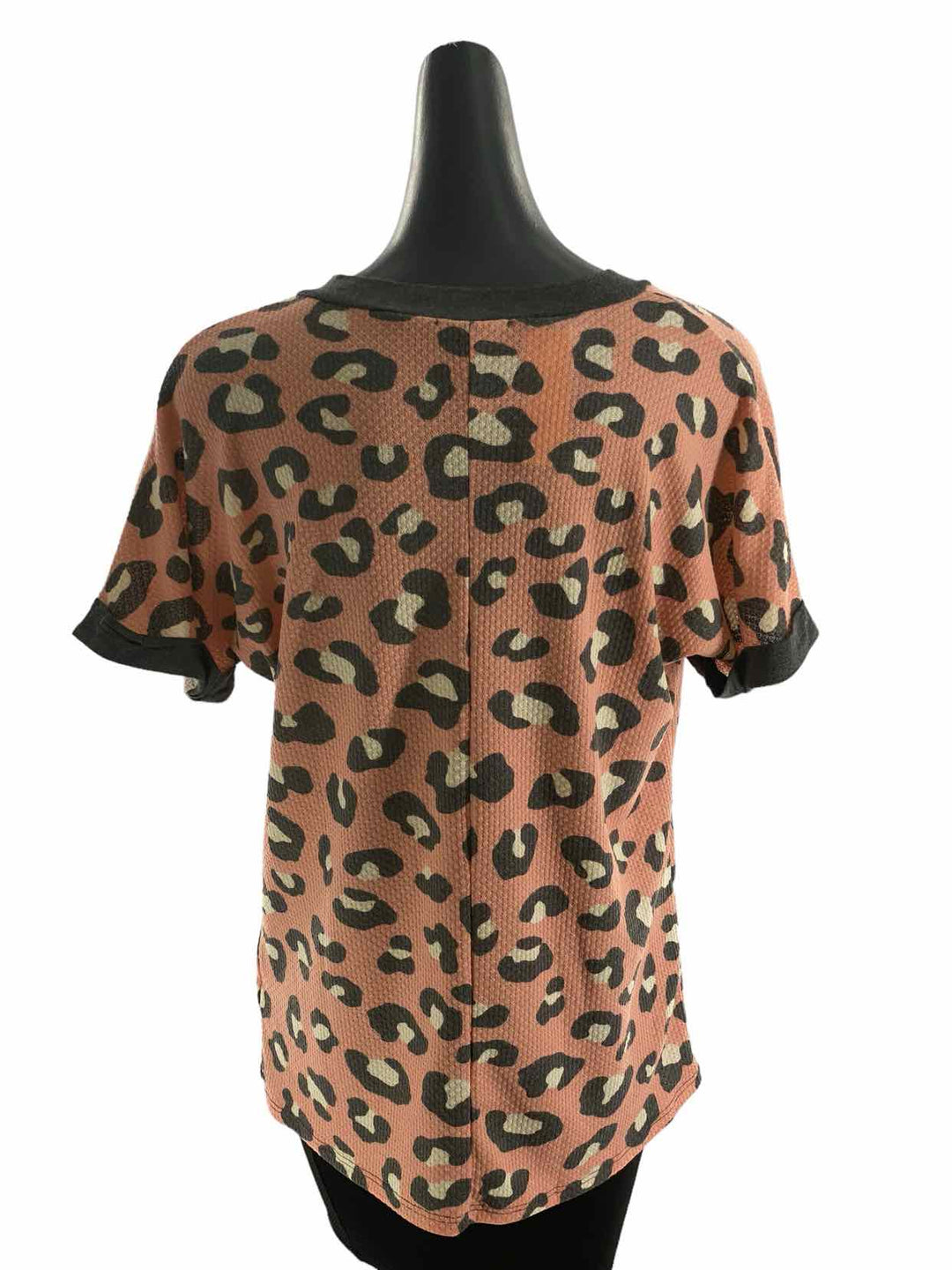 Heimish USA Size S Pink Gray Cheetah Short Sleeve Shirts