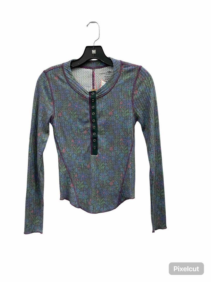 Natural Life Size XS Gray Floral Long Sleeve Shirts