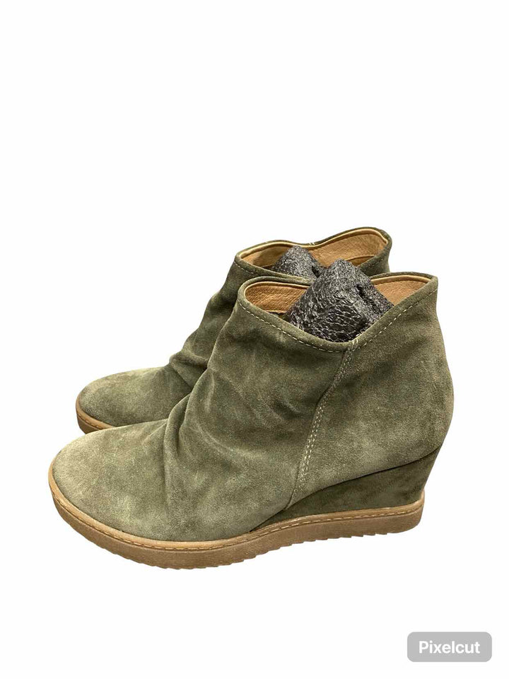 Sofft Shoe Size 9.5 Green Suede Siri Boots(Ankle)