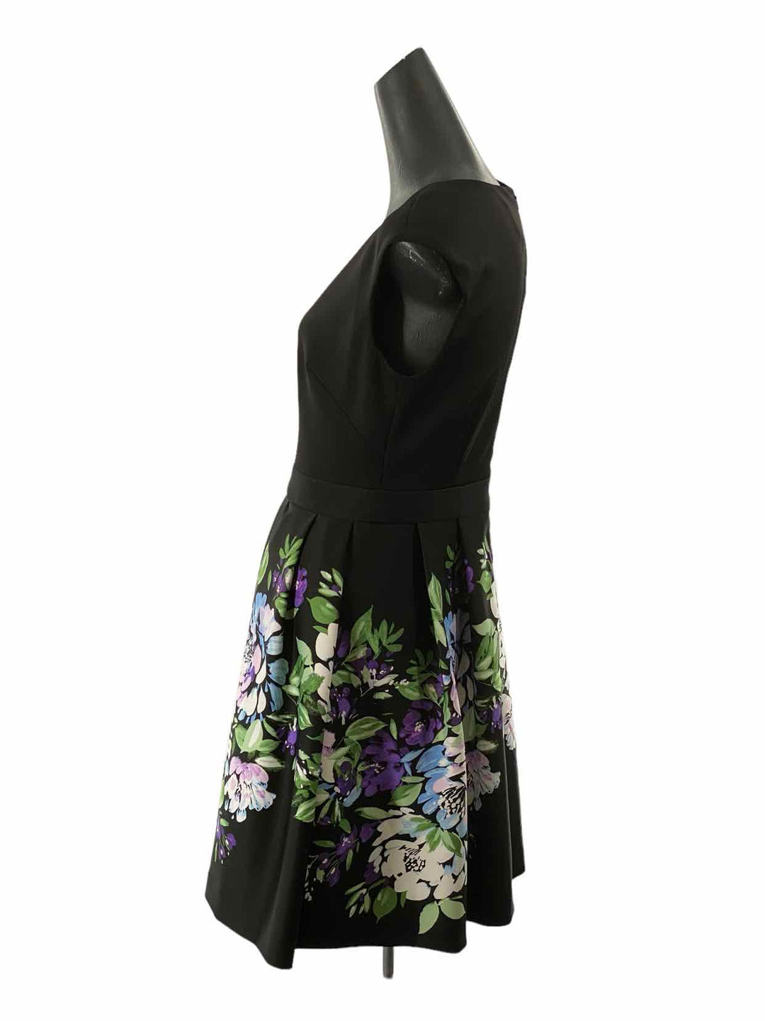 Vince Camuto Size 8 Black Multi Floral Dress