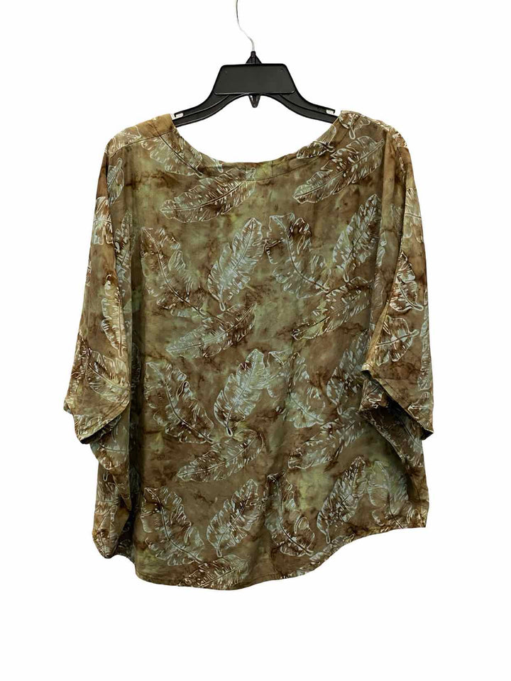 Betty Lou's Size 0S Brown Short Sleeve Shirts