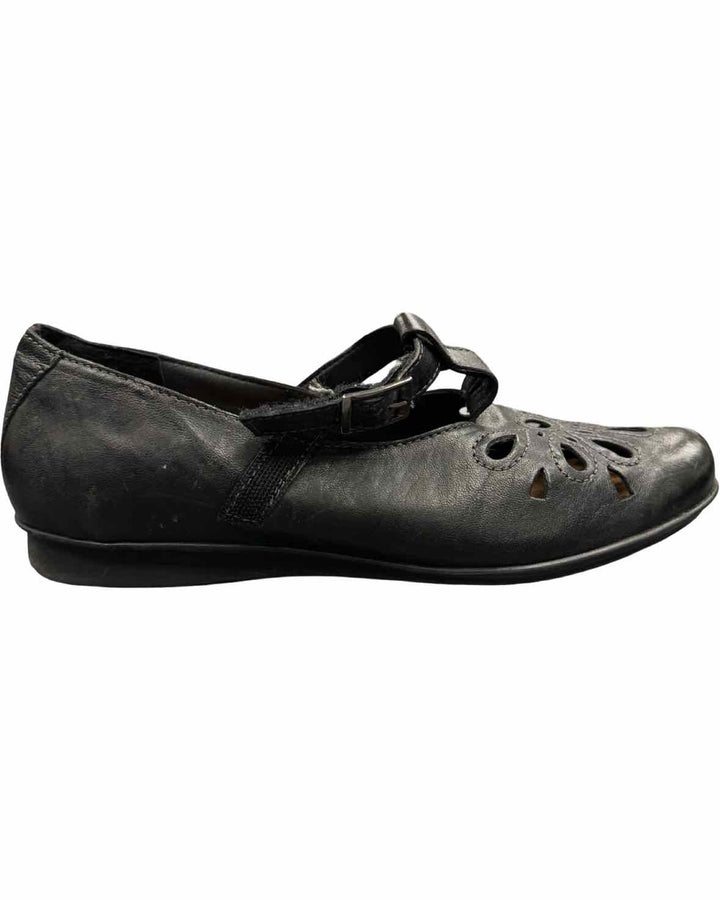Taos Shoe Size 39 Black Leather Garden Shoe Flats