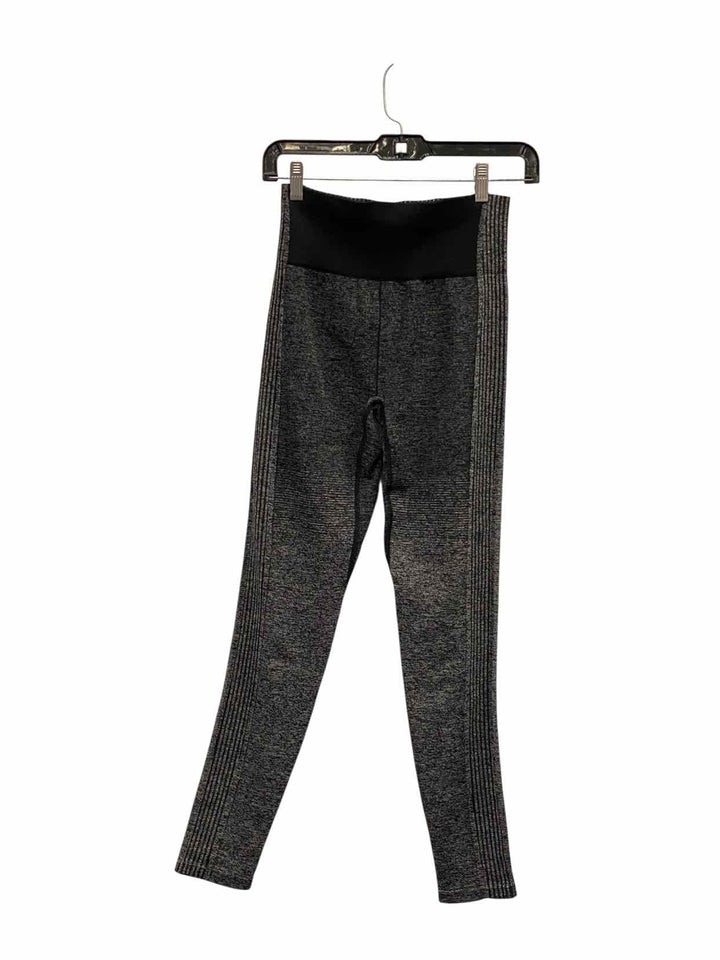 Fabletics Size M Gray Athletic Pants