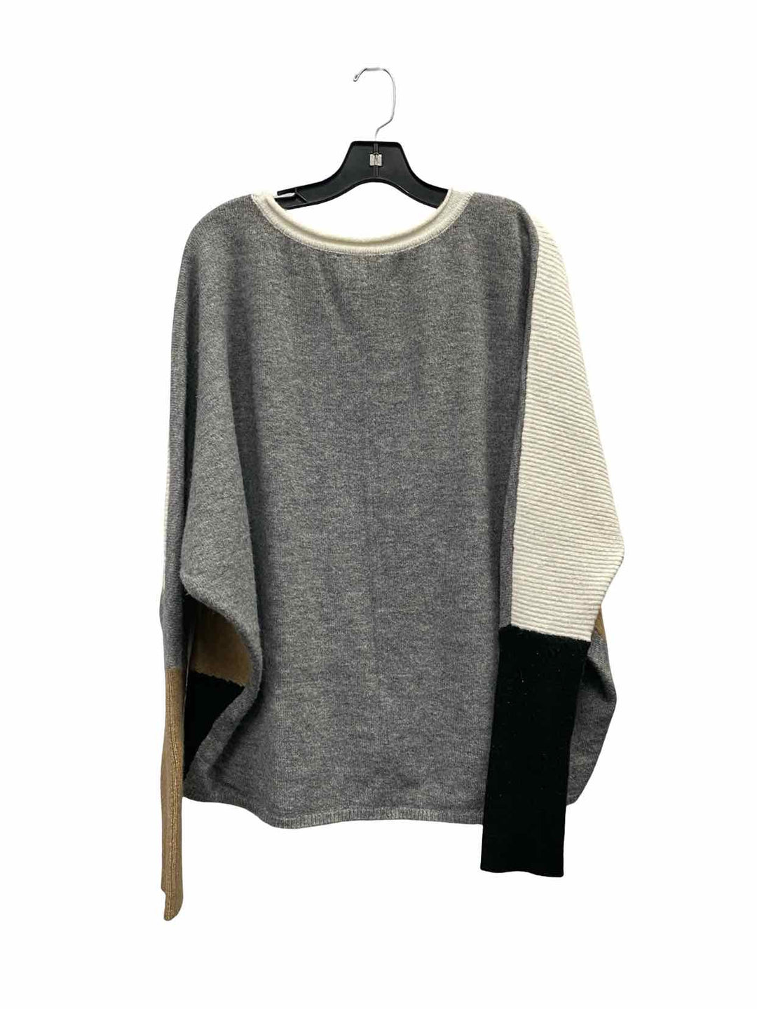 Halston Size XL White Grey Stripe Sweater