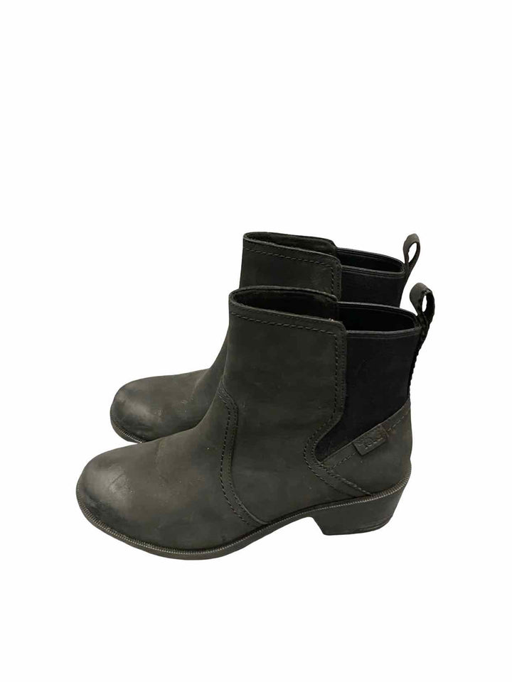 Teva Shoe Size 8 Black Boots(Ankle)