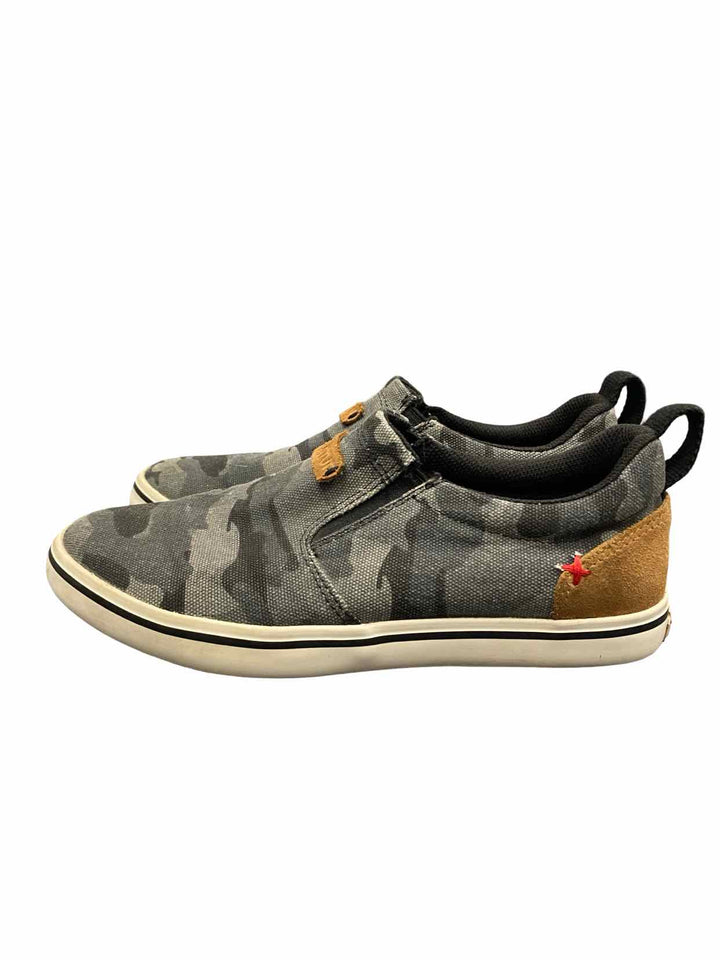 XtraTuf Shoe Size 8 Grey Camo Sharkbyte Sneakers