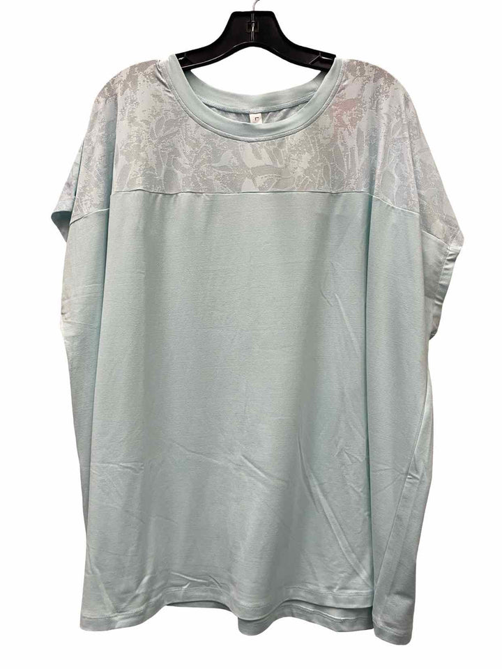 livi Size 2X Light Blue Short Sleeve Shirts