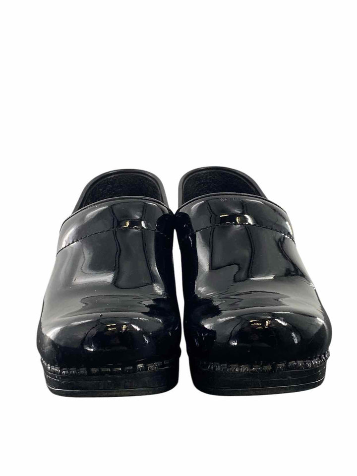 Dansko Shoe Size 37 Black Leather Clogs