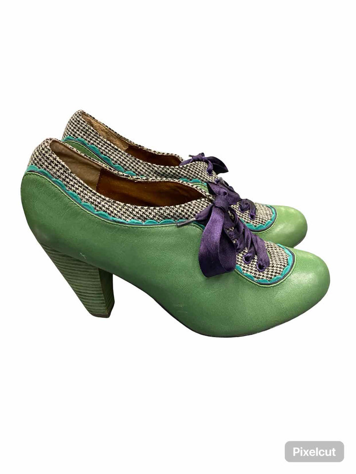Poetic Licence Shoe Size 9 Green Leather Heels