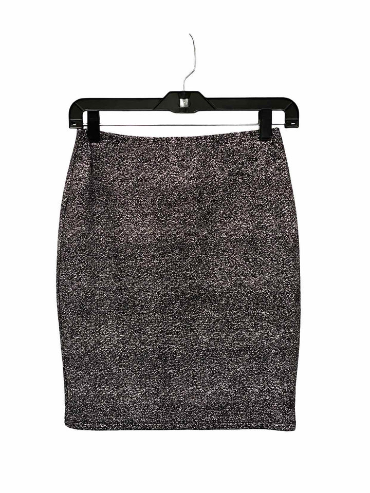 AQUA Size S Black Silver Skirt