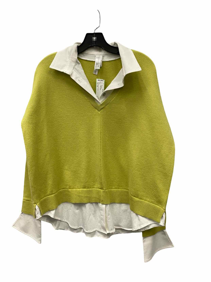 Wynne Layers Size M Green White Sweater