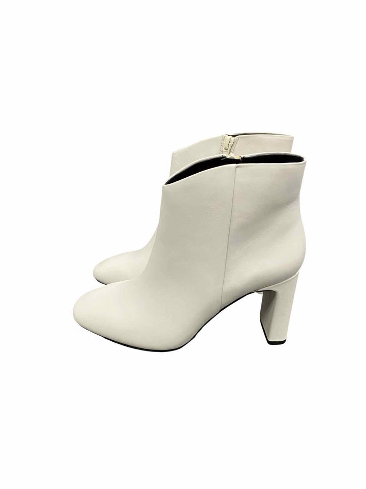 Gap Shoe Size 10 White NWOT Boots(Ankle)