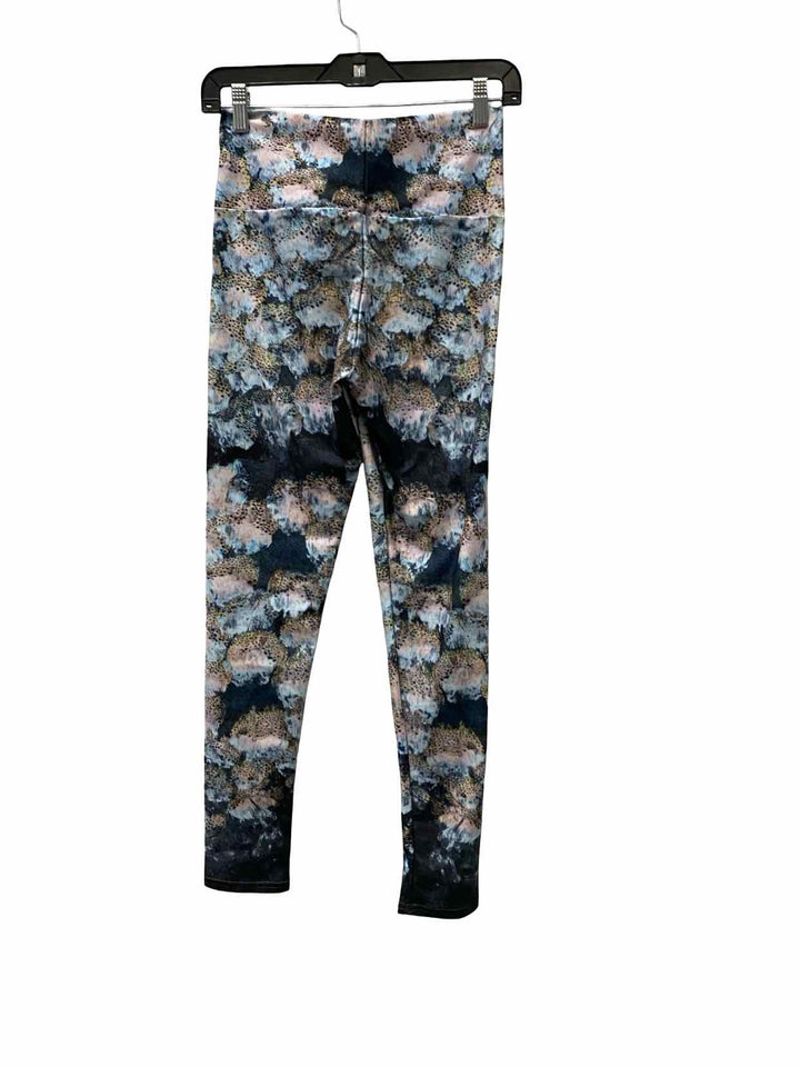 Salmon Witches Britches Size M Blue Print Athletic Pants