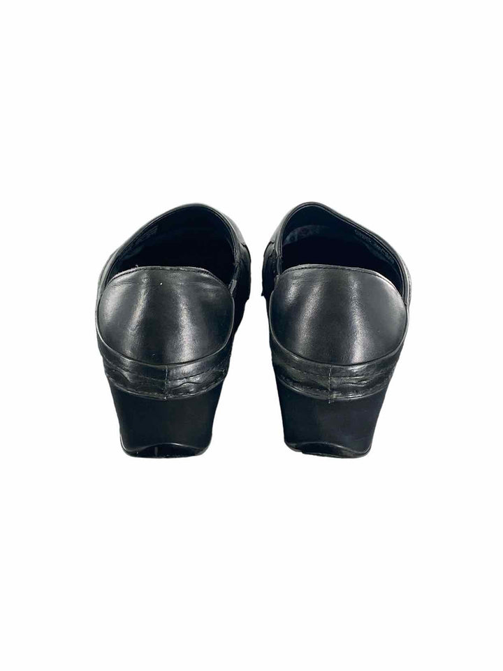 Dansko Shoe Size 39 Black Leather Clogs