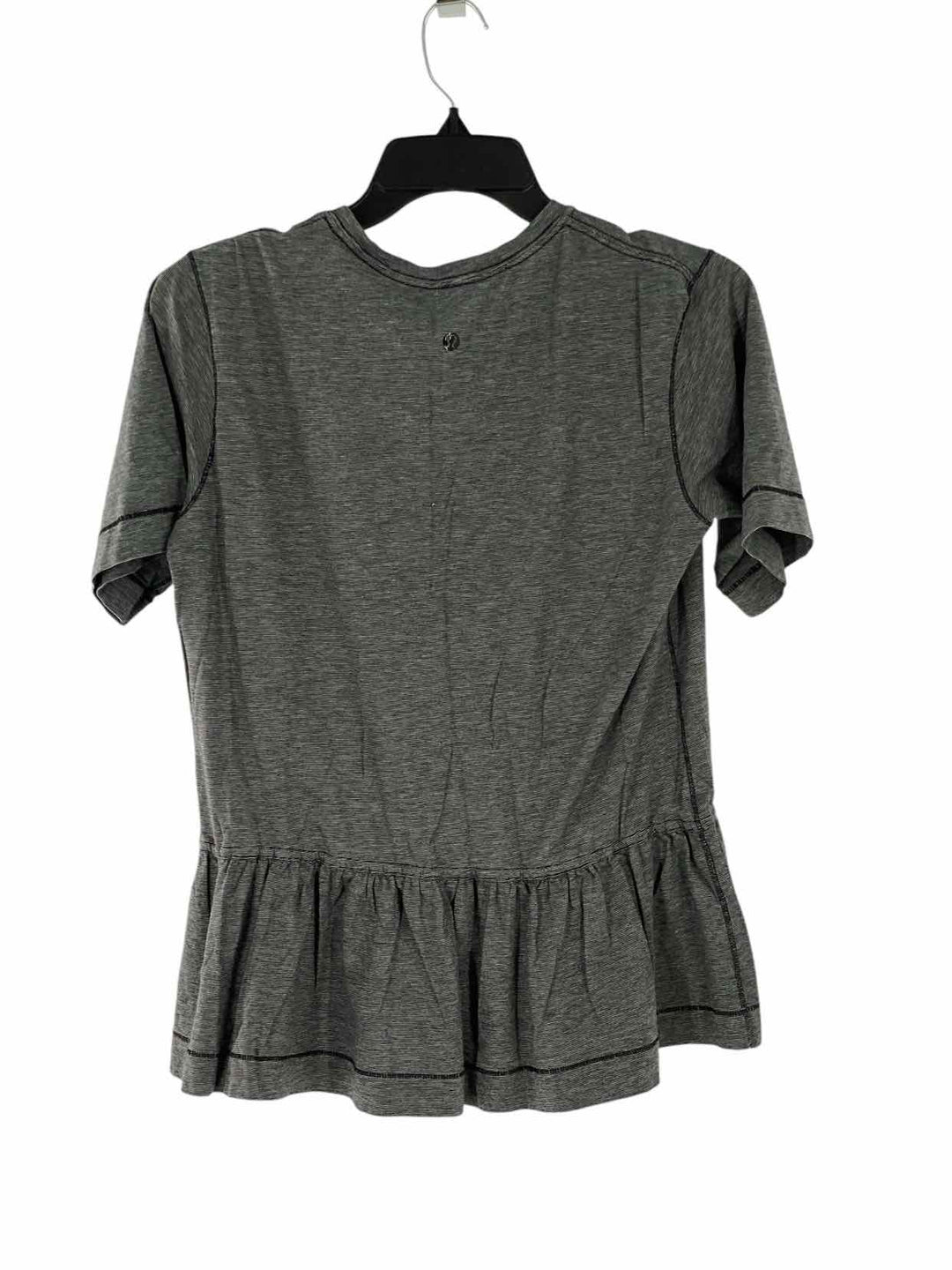 Lululemon Size L Grey Athletic Short Sleeve