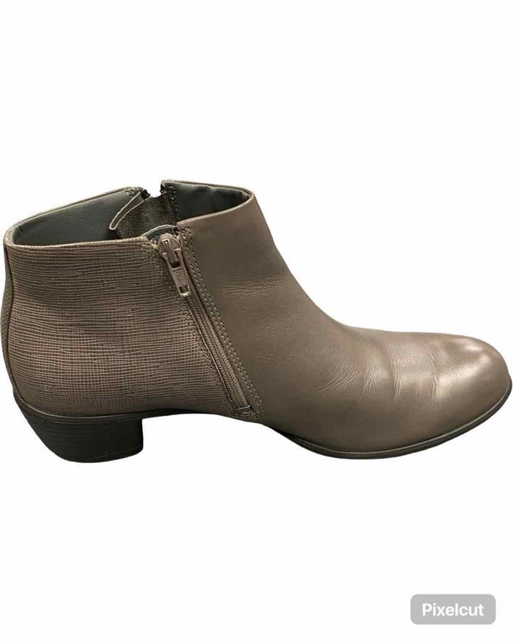 Ecco Shoe Size 40 Grey Leather NWOT Touch 35 Boots(Ankle)