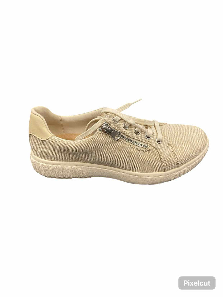 Clarks Shoe Size 8 Beige Caroline Echo NWOT Sneakers