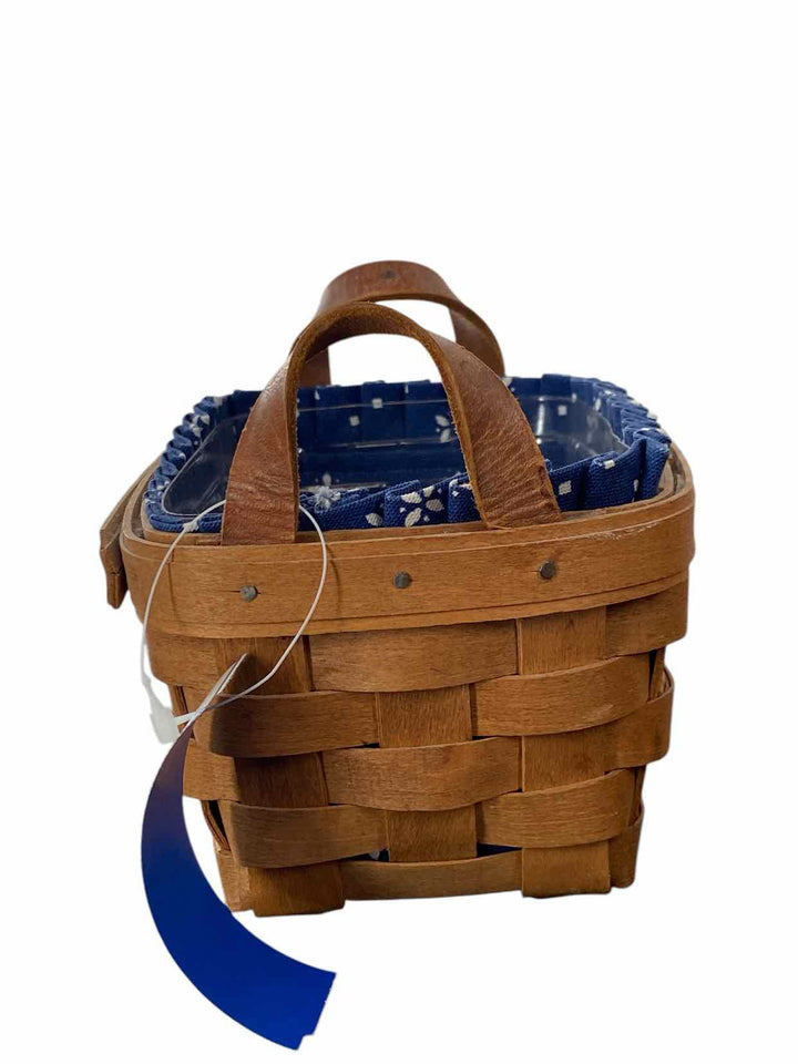 Longaberger Basket Includes Cloth & plastic liner Home Decor