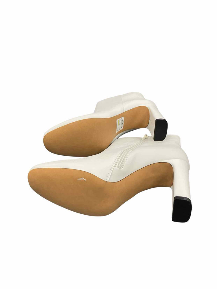 Gap Shoe Size 10 White NWOT Boots(Ankle)