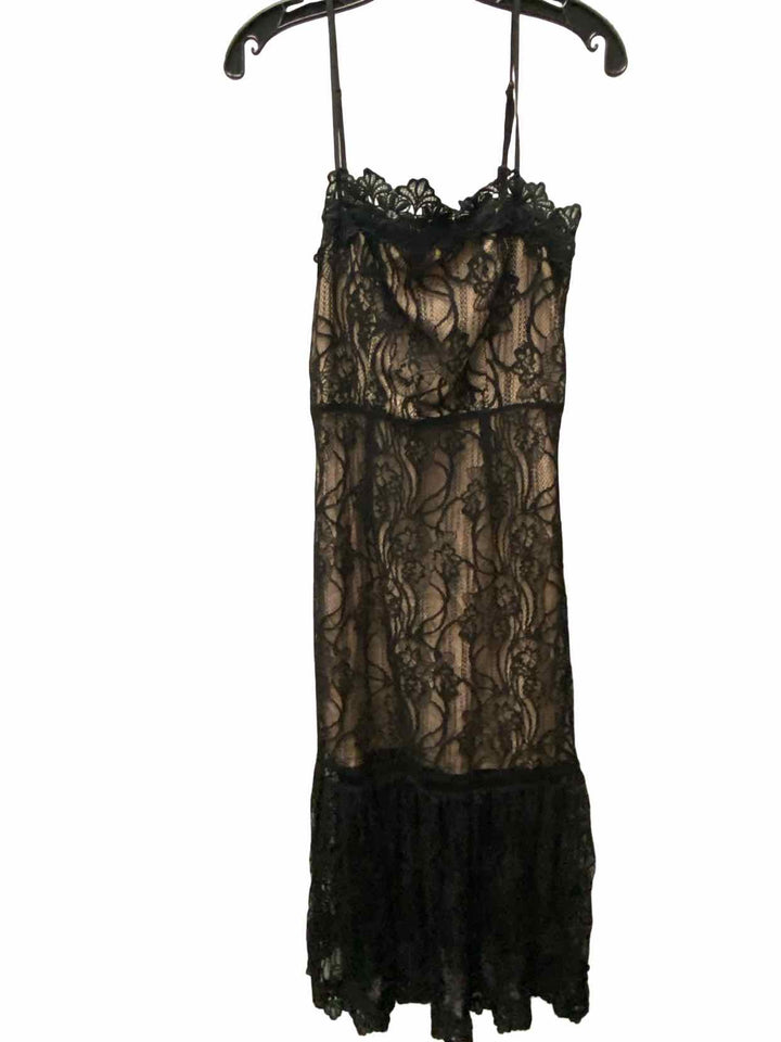BB Dakota Size 6 Black Lace Dress