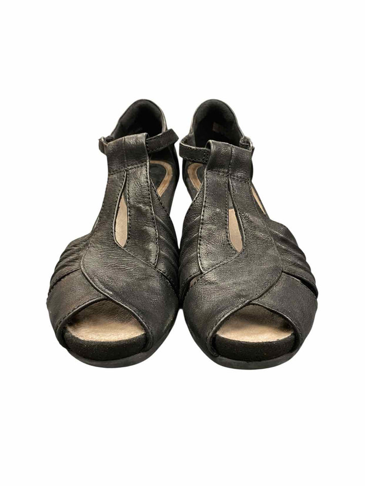 Earth Shoe Size 7 Black Wedge Heel Heels