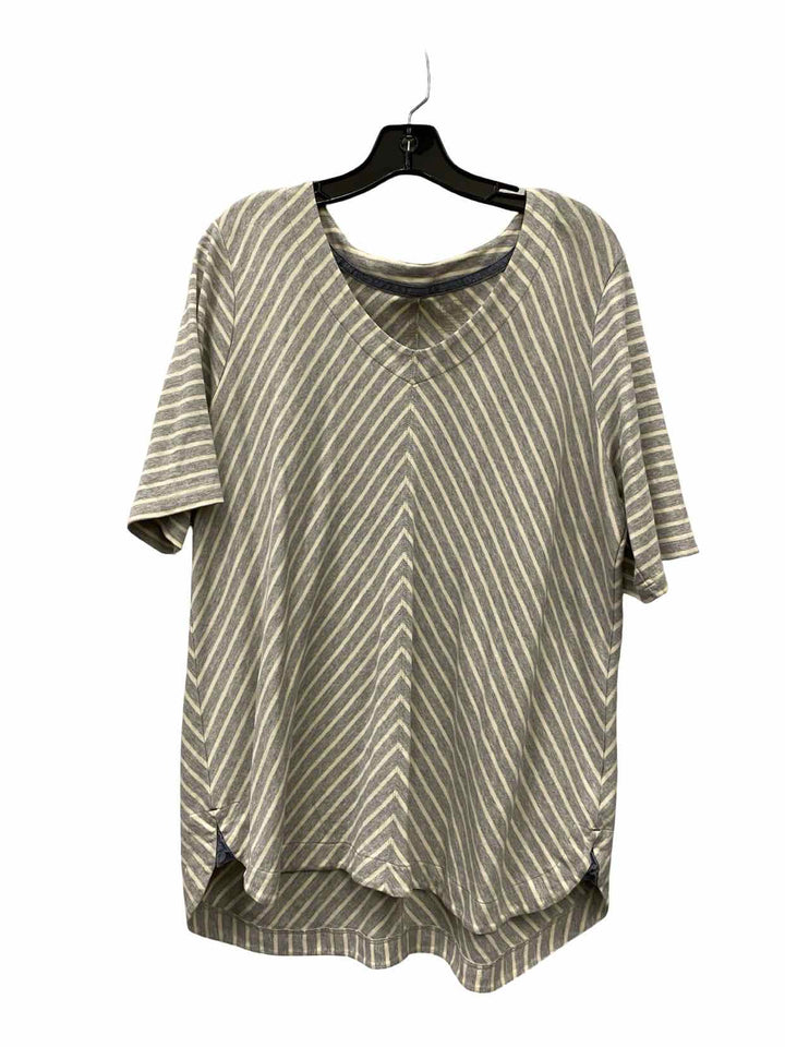 LL Bean Size XL Blue White Striped 100% cotton Short Sleeve Shirts
