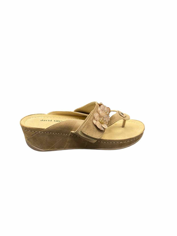 david tate Shoe Size 9.5 Beige Leather Sandals