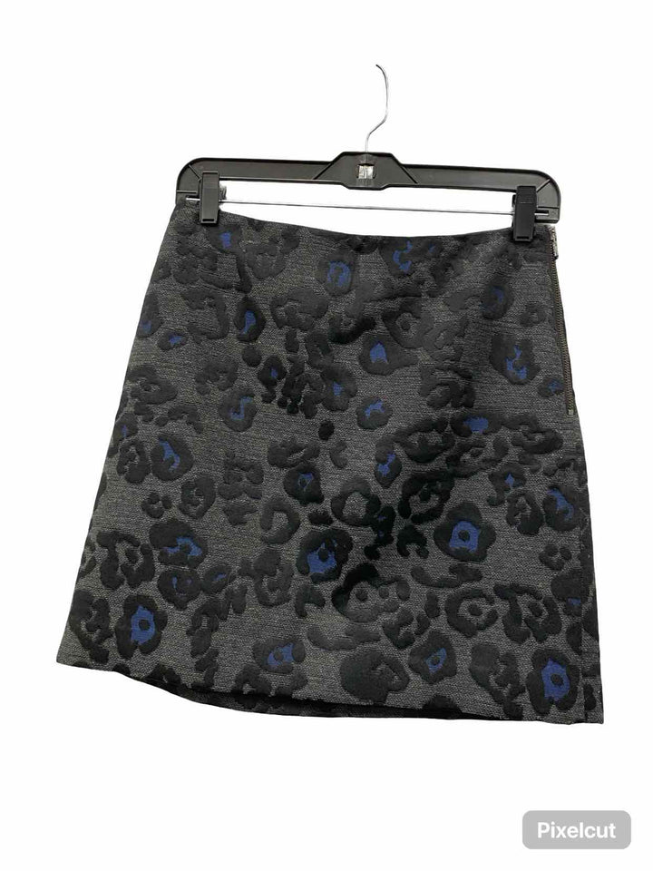 Ann Taylor Size 2P Gray Black/Blue Floral Skirt