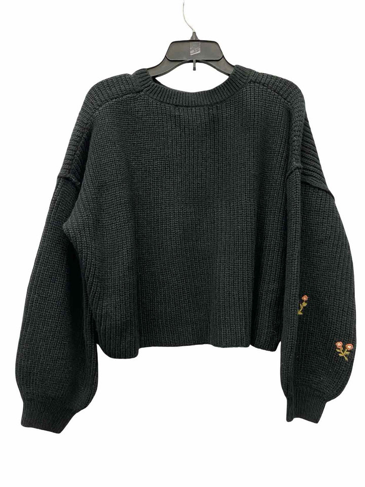 SALTWATER LUXE Size M Black Embroidered Sweater