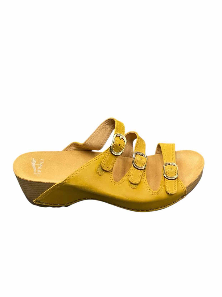 Dansko Shoe Size 40 Yellow Leather Tarin Sandals