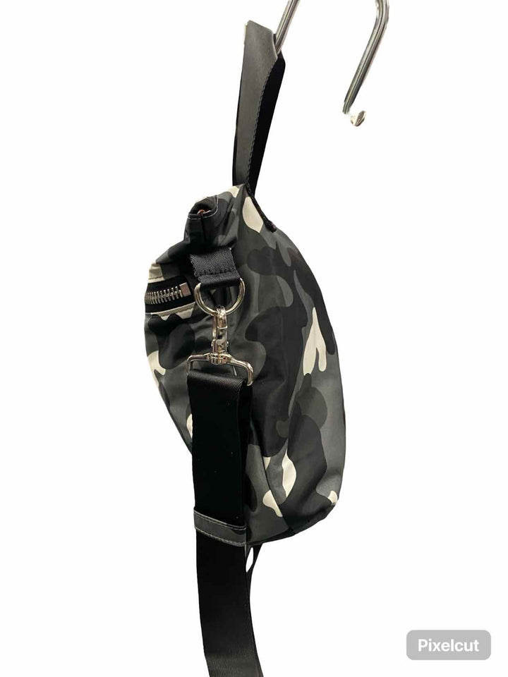 Shorty Love Grey the Amuse Purse